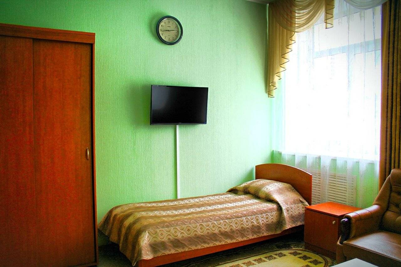 Номер эконом семейный с 2 односпальными кроватями